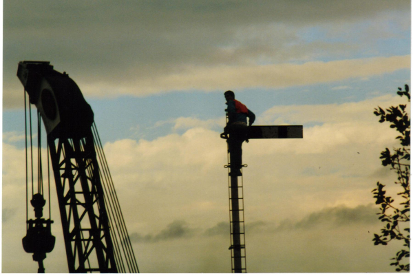 Railway worker checking a signal 
16-Transport-03-Trains and Railways-000-General
Keywords: 1989