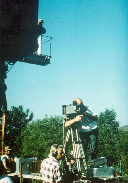 Danger - TV men at work 
09-People and Family-02-People-000-General
Keywords: 1989