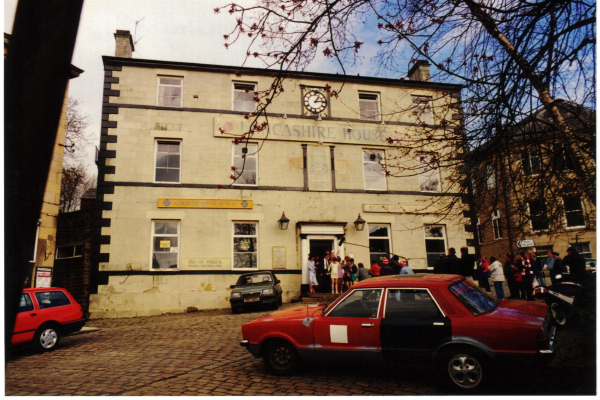 The Grants Arms becomes a register office for a TV programme 
14-Leisure-05-Pubs-012-Grant Arms
Keywords: 1990