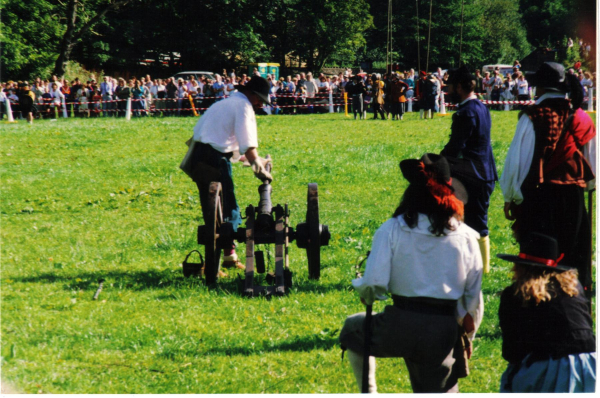 The English Civil War re-enacted in Summerseat 
17-Buildings and the Urban Environment-05-Street Scenes-028-Summerseat Area
Keywords: 1990