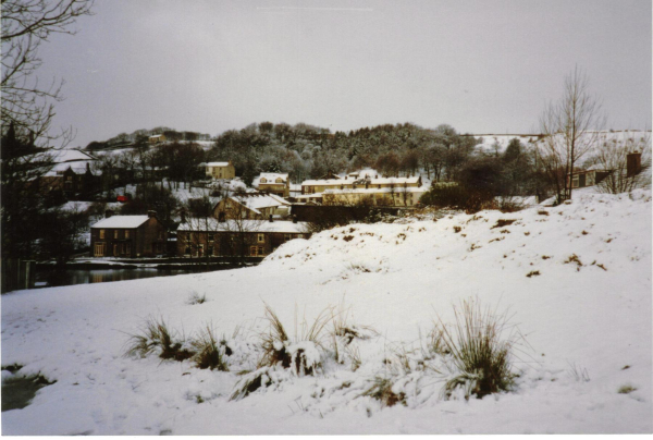Snow scene Carr Bank 
17-Buildings and the Urban Environment-05-Street Scenes-006-Carr Street and Tanners area
Keywords: 1990
