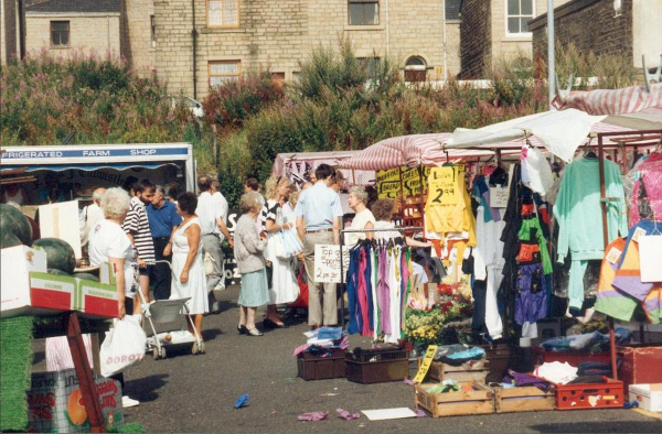 View of the Saturday Market on the car park behind Bridge Street
14-Leisure-04-Events-006-Markets
Keywords: 1990