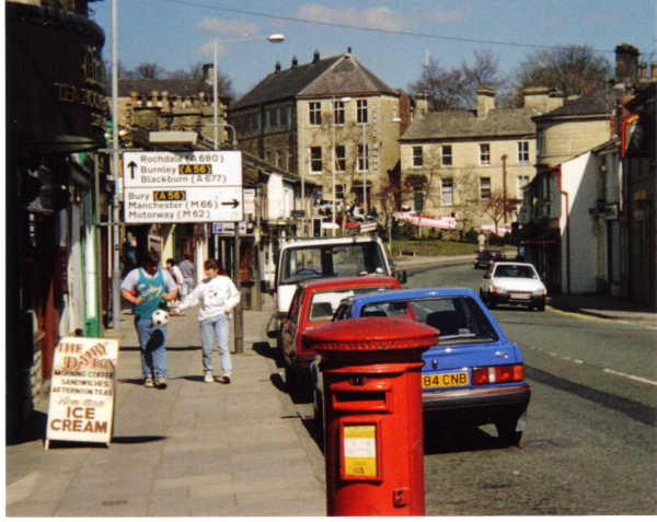 View of Bolton Street
17-Buildings and the Urban Environment-05-Street Scenes-031 Bolton Street
Keywords: 1990