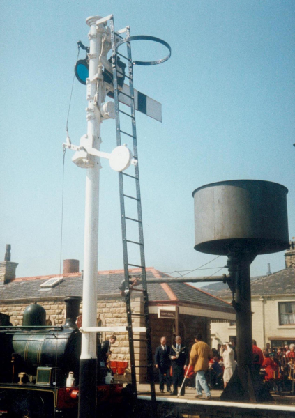First train to Rawtenstall at Ramsbottom station
16-Transport-03-Trains and Railways-000-General
Keywords: 1991