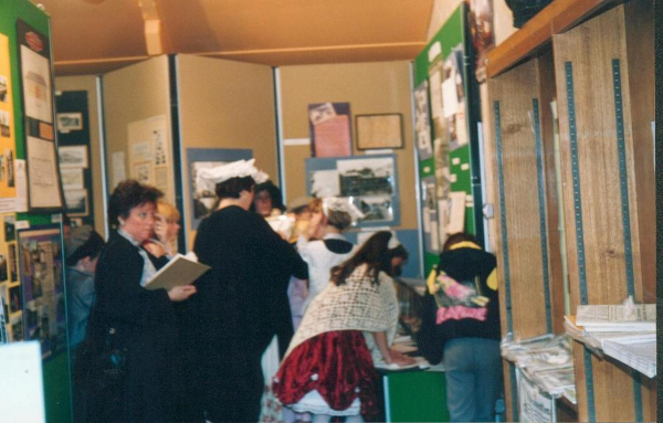 School Visit to the Heritage Centre 
01-Ramsbottom Heritage Society-01-RHS Activities-017-Heritage Centre
Keywords: 1991