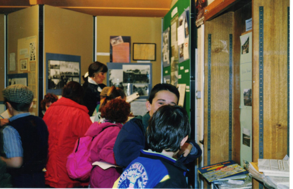 School Visit to the Heritage Centre 
01-Ramsbottom Heritage Society-01-RHS Activities-017-Heritage Centre
Keywords: 1991