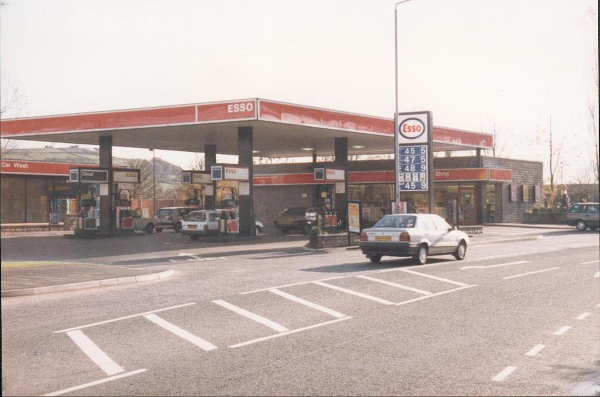 New Petrol Station on Stubbins Lane 
17-Buildings and the Urban Environment-05-Street Scenes-027-Stubbins Lane and Stubbins area
Keywords: 1991