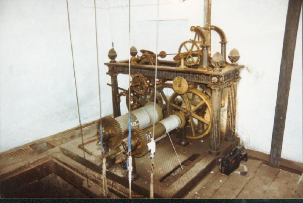 St Andrew's Church
06-Religion-01-Church Buildings-002-Church of England  -  St. Andrew, Bolton Street, Ramsbottom
Keywords: 1992