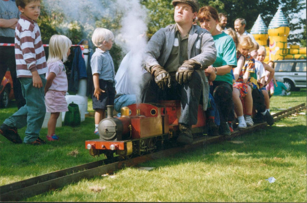 Teddy Bear's picnic - on the minature railway in Nuttall Park
14-Leisure-04-Events-001-Nuttall Park Events
Keywords: 1993