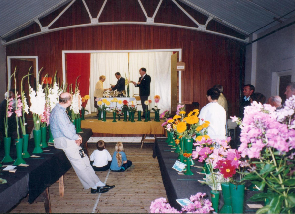 Edenfield horticultural show
14-Leisure-04-Events-000-General
Keywords: 1993