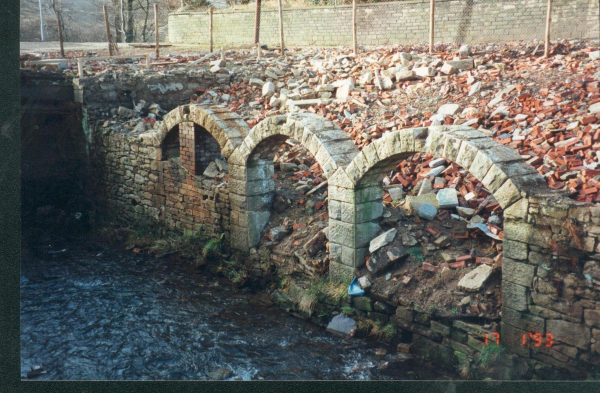 Remains of Rosebank Mill -  Stubbins
17-Buildings and the Urban Environment-05-Street Scenes-027-Stubbins Lane and Stubbins area
Keywords: 1993