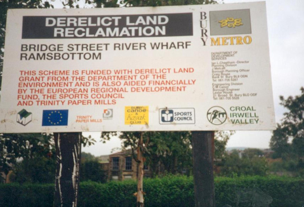 Derelict Land Reclamation sign on Bridge Street - became the Wharf 
17-Buildings and the Urban Environment-05-Street Scenes-003-Bridge Street
Keywords: 1993