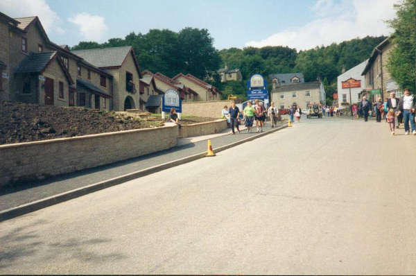 New houses on Carr Street
17-Buildings and the Urban Environment-05-Street Scenes-006-Carr Street and Tanners area
Keywords: 1993