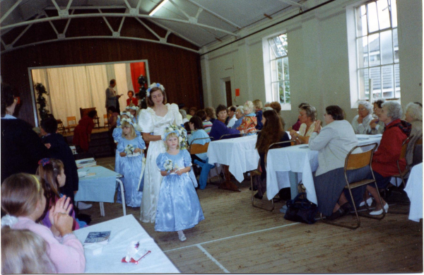 Edenfield Rose Queen
06-Religion-02-Church Activities-004-Church of England -  Edenfield Parish Church
Keywords: 1994