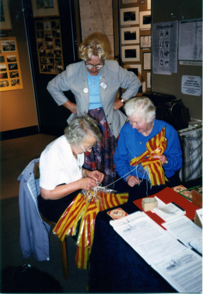 Ramsbottom weavers at the Heritage Centre
09-People and Family-02-People-000-General
Keywords: 1994