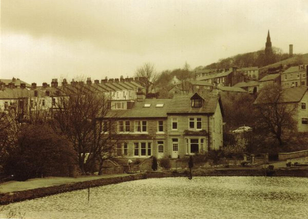 Scene from Carr Lodge 
17-Buildings and the Urban Environment-05-Street Scenes-006-Carr Street and Tanners area
Keywords: 1995