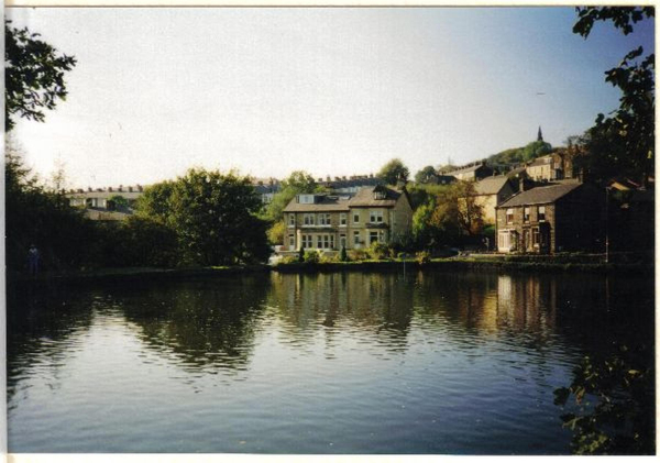 Springwood Lodge 
17-Buildings and the Urban Environment-05-Street Scenes-006-Carr Street and Tanners area
Keywords: 1995