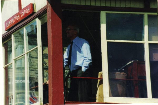 Guardian of the crossing inside the railway signal box
16-Transport-03-Trains and Railways-000-General
Keywords: 1995