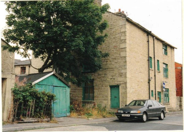 Square Street 
17-Buildings and the Urban Environment-05-Street Scenes-026-Square Street area
Keywords: 1995