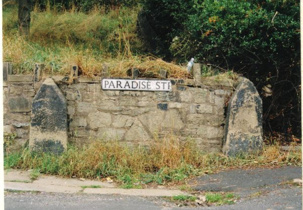 Damaged Paradise Street sign
17-Buildings and the Urban Environment-05-Street Scenes-020-Paradise Street
Keywords: 1995
