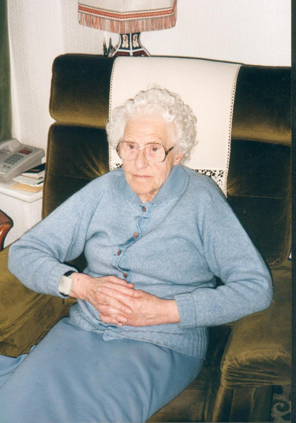 Mrs Robinson 
09-People and Family-02-People-000-General
Keywords: 1996