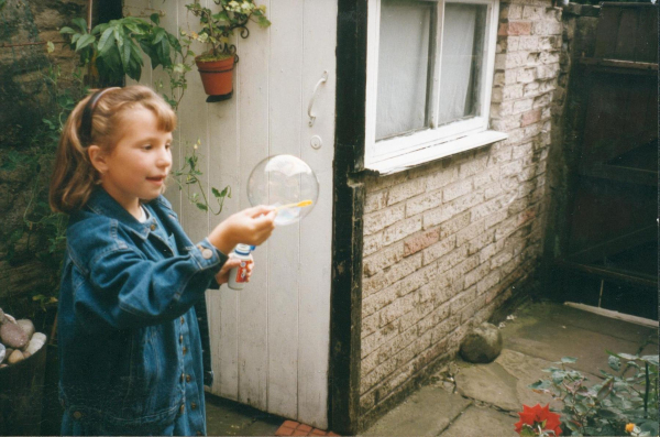 The magic of bubbles - Ruth Lord 
09-People and Family-02-People-000-General
Keywords: 1996
