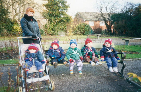 Nursery school children 
09-People and Family-02-People-000-General
Keywords: 1996