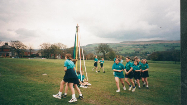 Dancing round the May pole - Edenfield
17-Buildings and the Urban Environment-05-Street Scenes-011-Edenfield
Keywords: 1996