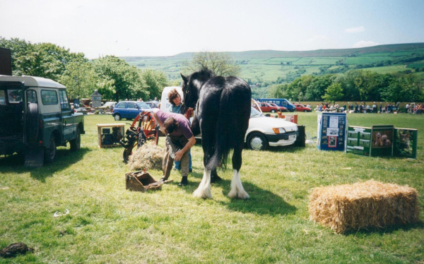 Edenfield Gala - shoeing a horse
14-Leisure-04-Events-000-General
Keywords: 1996