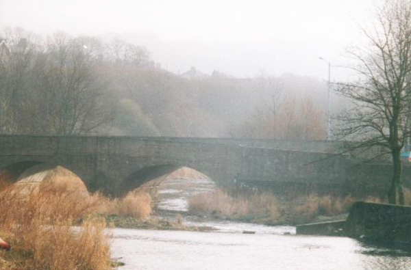 Peel Bridge from Bridge St Riverside 
17-Buildings and the Urban Environment-05-Street Scenes-021-Peel Brow area
Keywords: 1996