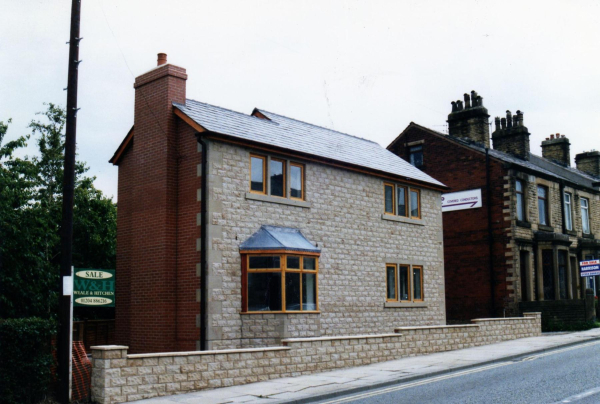 New house on Bolton Street
17-Buildings and the Urban Environment-05-Street Scenes-031 Bolton Street
Keywords: 1997