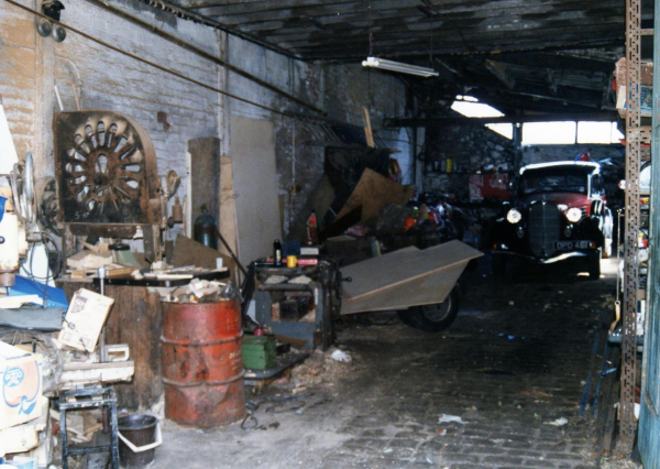 Workshop of Alan Clayton - Pattern Maker and Blacksmith, Paradise Street
17-Buildings and the Urban Environment-05-Street Scenes-020-Paradise Street
Keywords: 1997