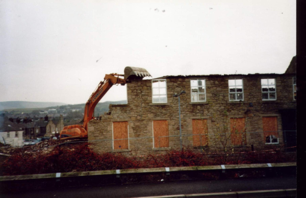 Demolition of Peel Mill final block taken from Square Street 
02-Industry-01-Mills-009-Peel Mill,Ramsbottom
Keywords: 1998