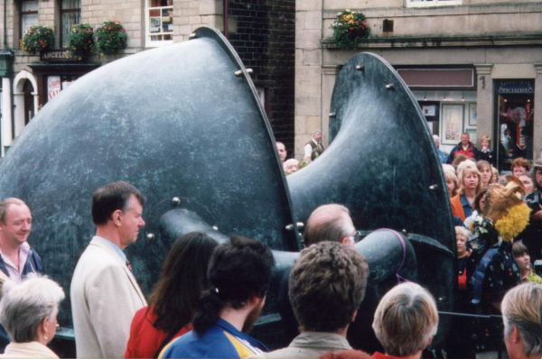 Opening of the Ramsbottom Titled Vase - known as the Urn  
17-Buildings and the Urban Environment-05-Street Scenes-017-Market Place
Keywords: 1998