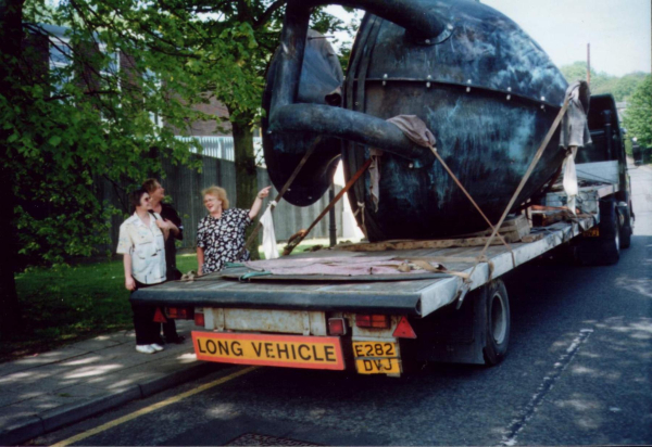 What the heck is it ? 5th July 1998 
17-Buildings and the Urban Environment-05-Street Scenes-017-Market Place
Keywords: 1998