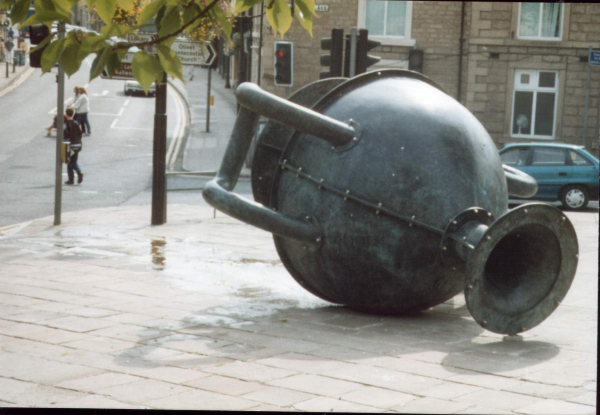 View of the Urn - September 1998 
17-Buildings and the Urban Environment-05-Street Scenes-017-Market Place
Keywords: 1998