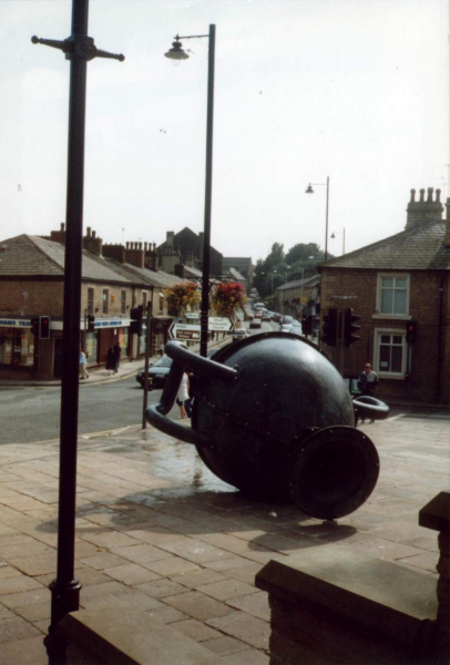 View of the Urn - September 1998 
17-Buildings and the Urban Environment-05-Street Scenes-017-Market Place
Keywords: 1998