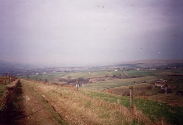 Looking down on the Twine Valley 
18-Agriculture and the Natural Environment-03-Topography and Landscapes-000-General
Keywords: 1998
