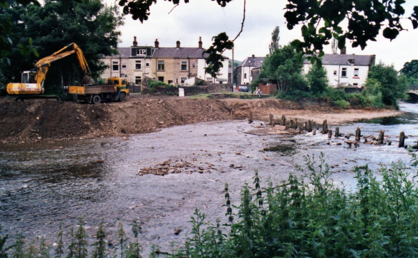 Flood relief scheme at Stubbins
17-Buildings and the Urban Environment-05-Street Scenes-027-Stubbins Lane and Stubbins area
Keywords: 1999