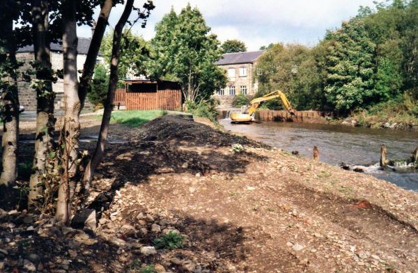 Flood relief scheme at Stubbins
17-Buildings and the Urban Environment-05-Street Scenes-027-Stubbins Lane and Stubbins area
Keywords: 1999