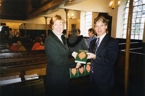 Presentation of bibles to headteacher of Edenfield C E primary school
17-Buildings and the Urban Environment-05-Street Scenes-011-Edenfield
Keywords: 1999