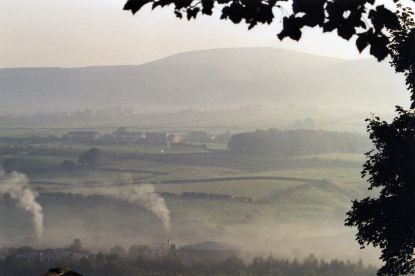 Morning mist in the Valley 
18-Agriculture and the Natural Environment-03-Topography and Landscapes-000-General
Keywords: 1999
