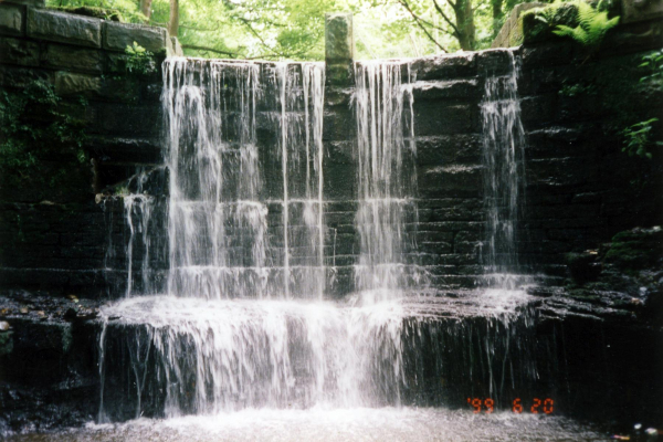 Stream of Silver' - Woodhey 
17-Buildings and the Urban Environment-05-Street Scenes-013-Holcombe Brook Area
Keywords: 1999