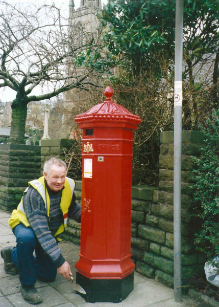 Painting and repairing  the post box on Bridge Street
people
Keywords: 2000