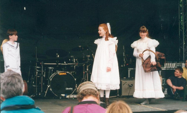 Millennium Festival - Summerseat Youth
01-Ramsbottom Heritage Society-01-RHS Activities-016 Millennium Festival
Keywords: 2000