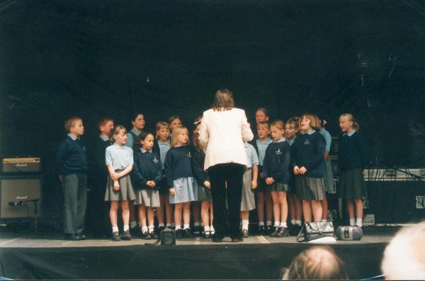 Millennium Festival - Peel Brow
01-Ramsbottom Heritage Society-01-RHS Activities-016 Millennium Festival
Keywords: 2000