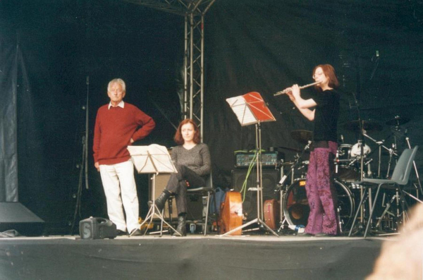 Millennium Festival - the Hope family
01-Ramsbottom Heritage Society-01-RHS Activities-016 Millennium Festival
Keywords: 2000