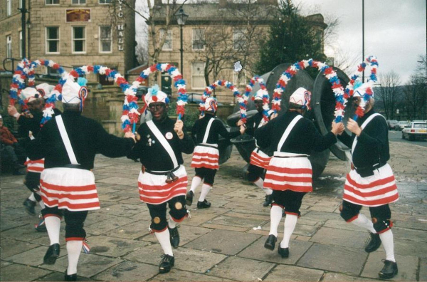 Christmas Lights switch on morris dancing around Market Place
17-Buildings and the Urban Environment-05-Street Scenes-017-Market Place
Keywords: 2000