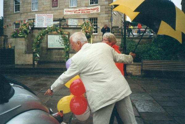 Millennium Festival  - Martin Henfield
01-Ramsbottom Heritage Society-01-RHS Activities-016 Millennium Festival
Keywords: 2000