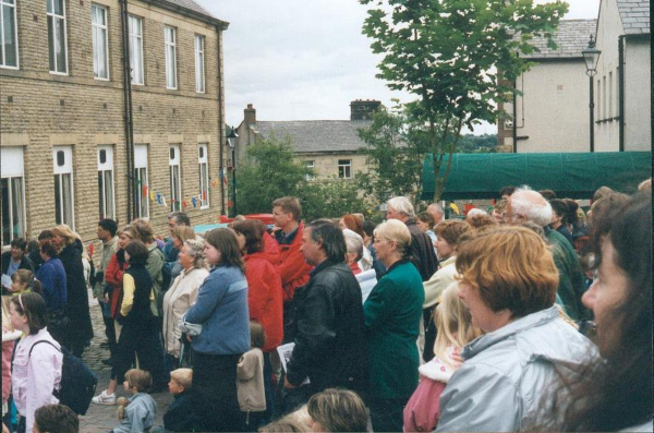 Millennium Festival - waiting for the show
01-Ramsbottom Heritage Society-01-RHS Activities-016 Millennium Festival
Keywords: 2000